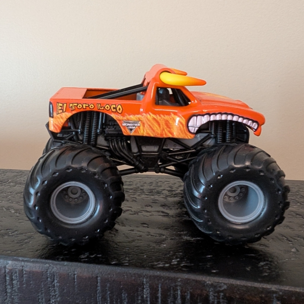Monster Jam orange El Toro Loco